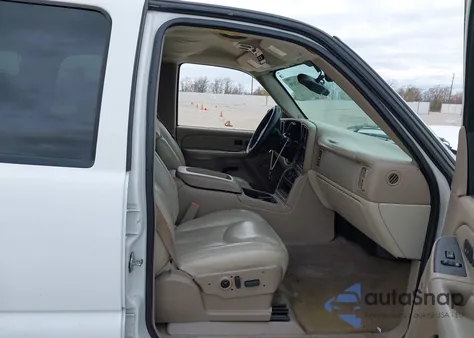 2005 Chevrolet Tahoe Z71 z USA, uszkodzony, nr VIN 1GNEC13T65R268814